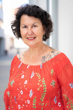 Portraitbild von Ines Pleschutznig