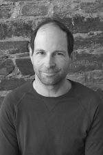 Portrait von Herrn Mag. Christian Jopp in schwarz/weiß