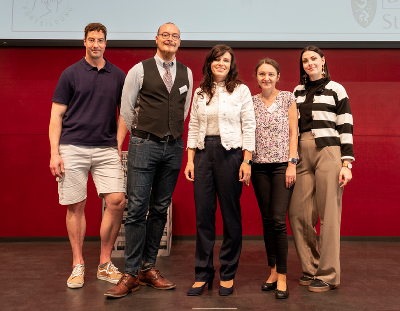 Das Team des Bereichs Fortbildung der PQE. v.l.n.r. Stefan Woj, Maximilian H. Tonsern, BA, Bereichsleitung Mag.a Birgit Parz-Kovacic, Barbara Zechner, Jasmin Auer